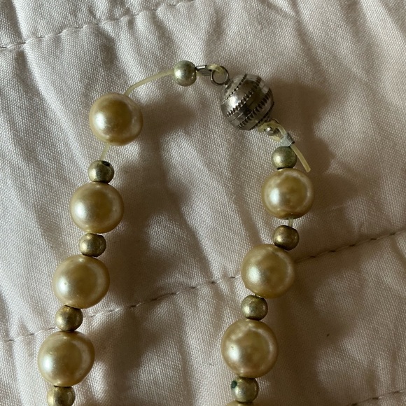 Elegant Gold Pearl Necklace - Picture 2 of 3